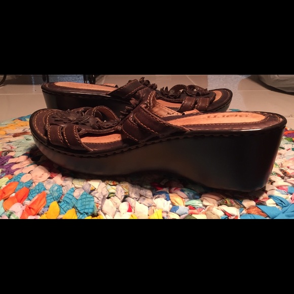 Born brand ladies sandals - Picture 3 of 5